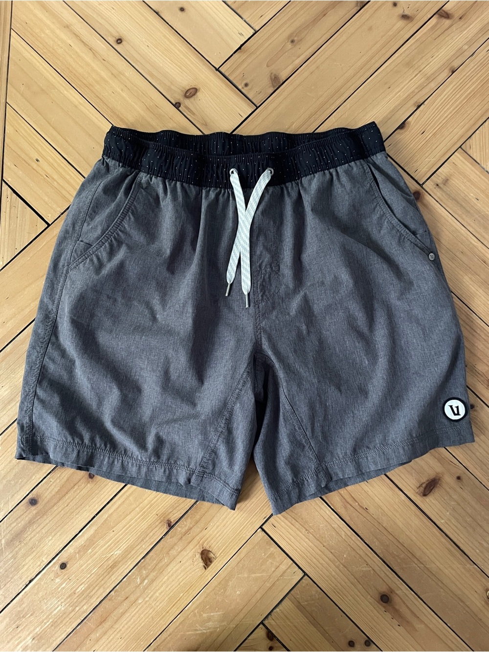 Vuori Men's Kore Shorts, gray , size L hybrid athletic shorts. V#302 style . - Picture 3 of 10